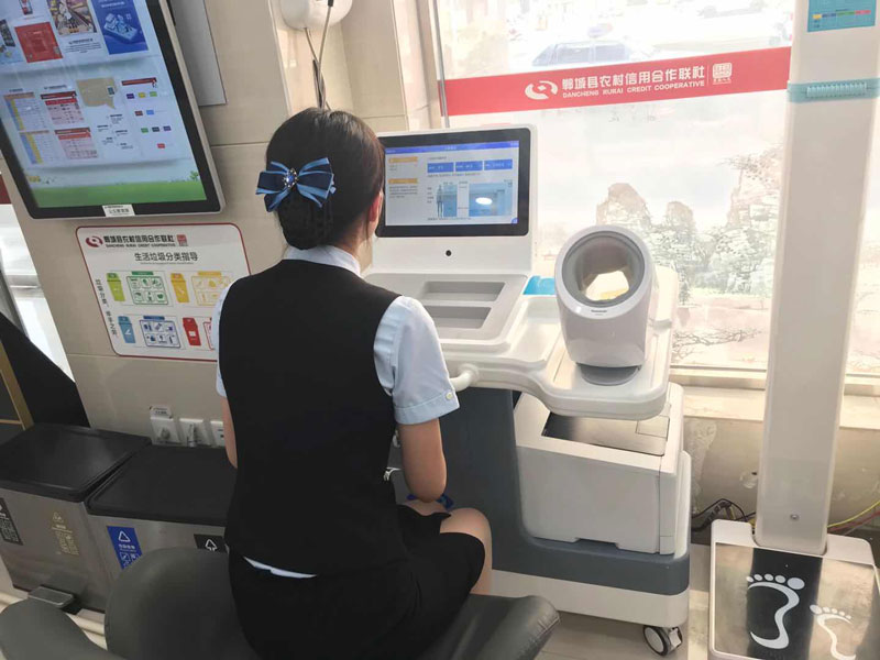 臺式多參數(shù)健康檢測一體機(jī)